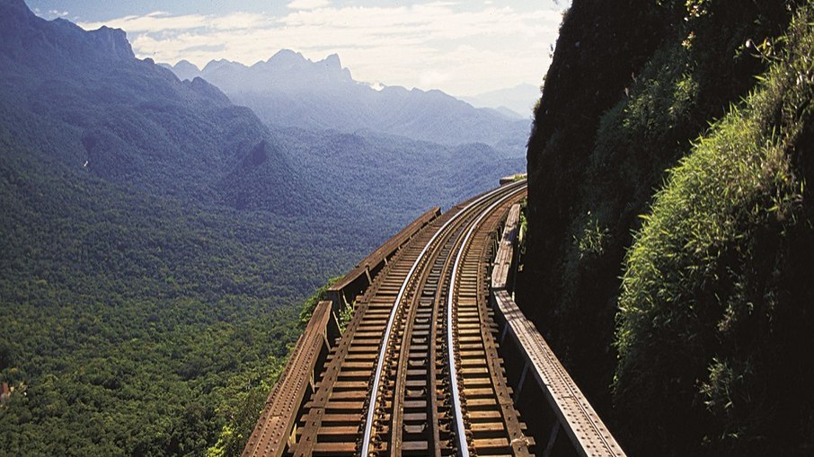 O Ritual da Serra: Trem, mata atlântica e o barreado perfeito