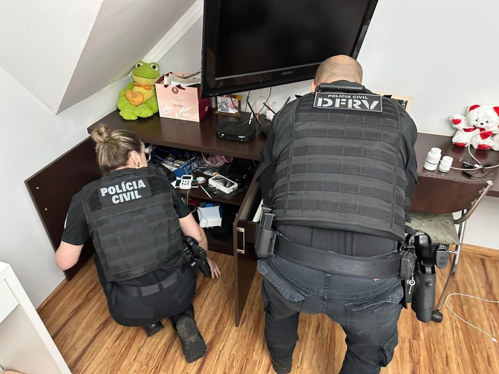 Polícia Civil do Paraná desmantela quadrilha que lucrava com desmanches na Grande Curitiba