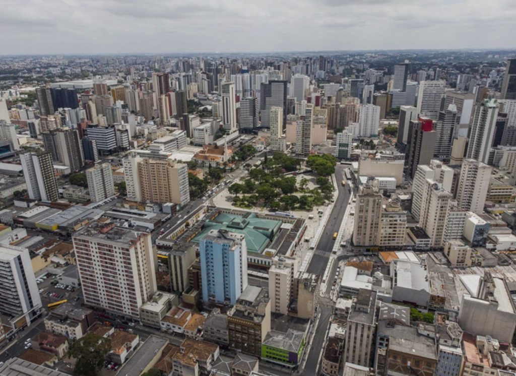 Feriadão de Tiradentes: veja o que abre e fecha em Curitiba