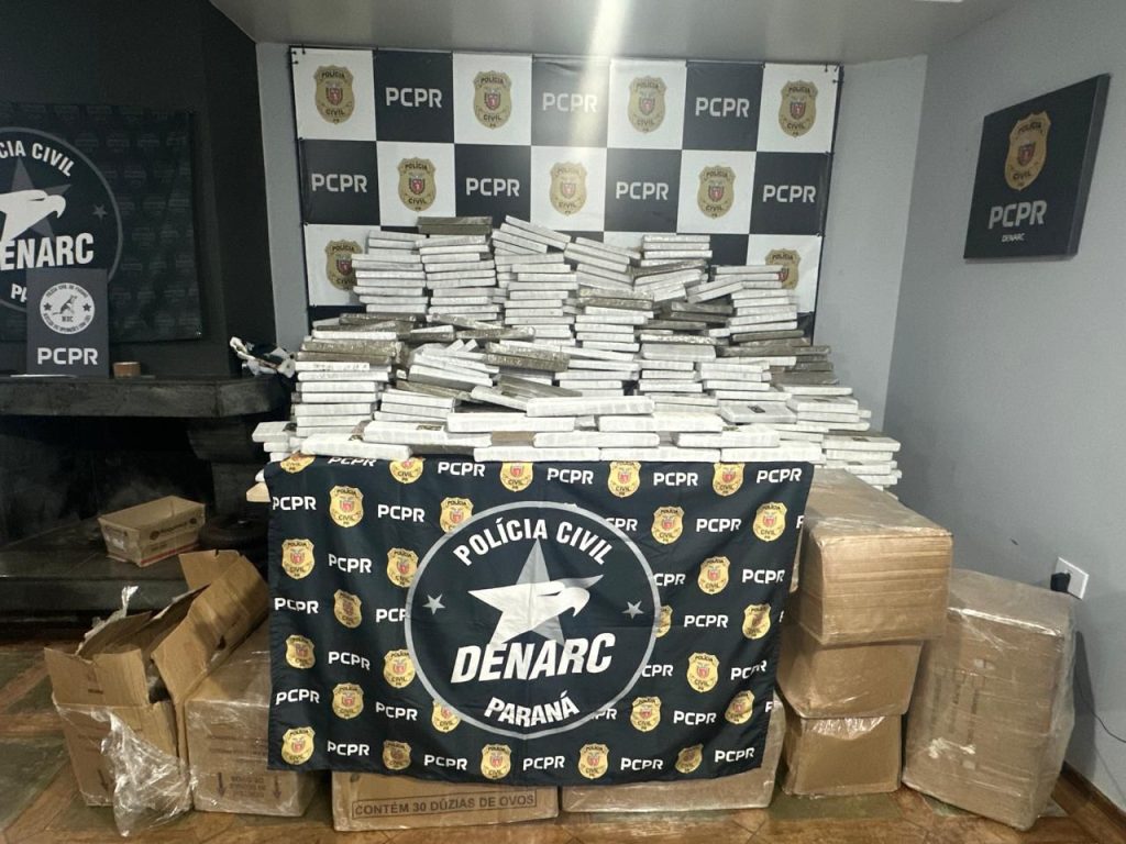 PCPR apreende mais de 1,4 tonelada de maconha escondida em carga de frutas em Cascavel