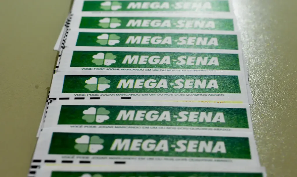 Mega-Sena acumula e prêmio estimado vai a R$ 130 milhões; confira os números