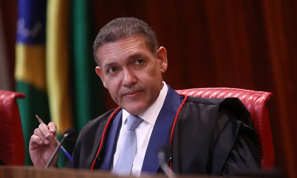 Nunes Marques assume o comando do TSE para as eleições presidenciais