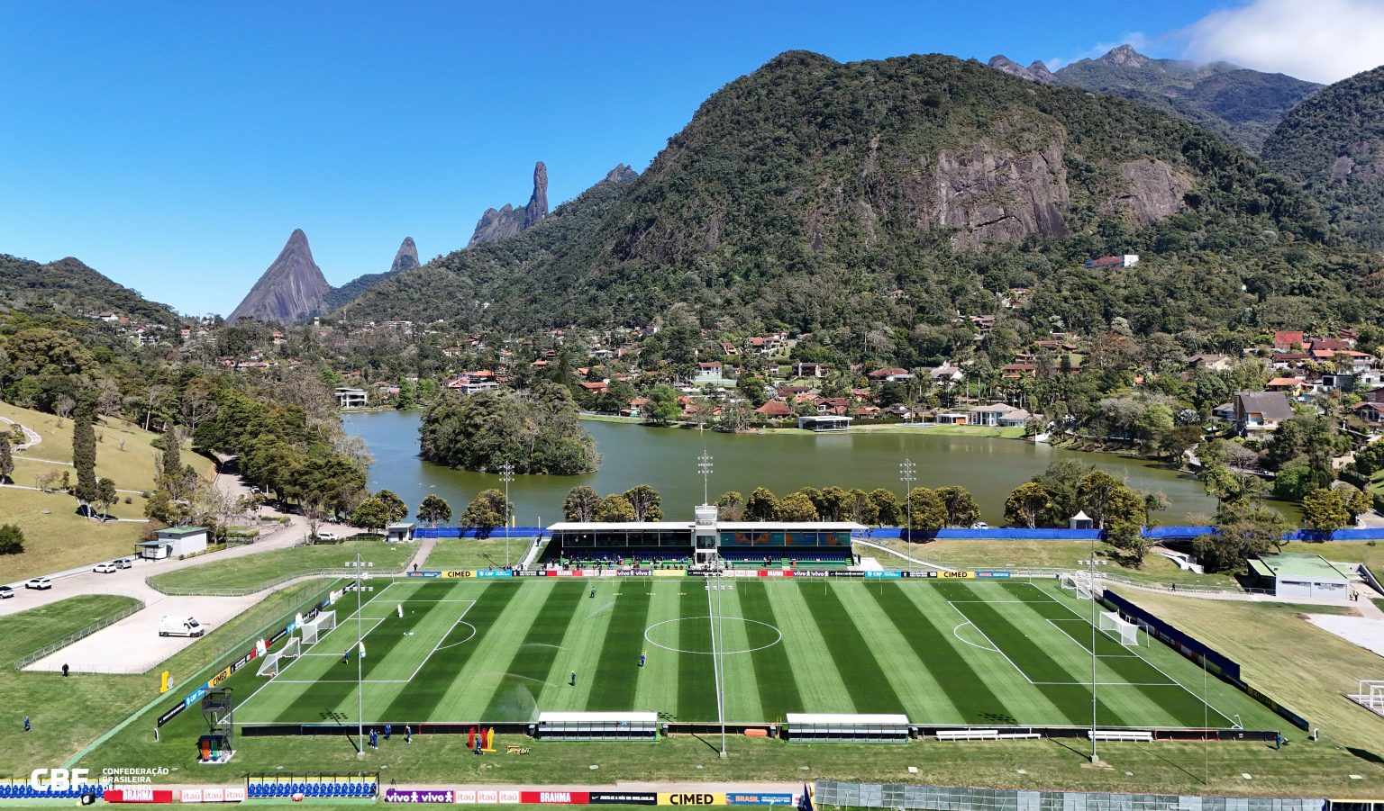 Seleção Brasileira inicia preparação para a Copa e avalia lesão de Neymar na Granja Comary