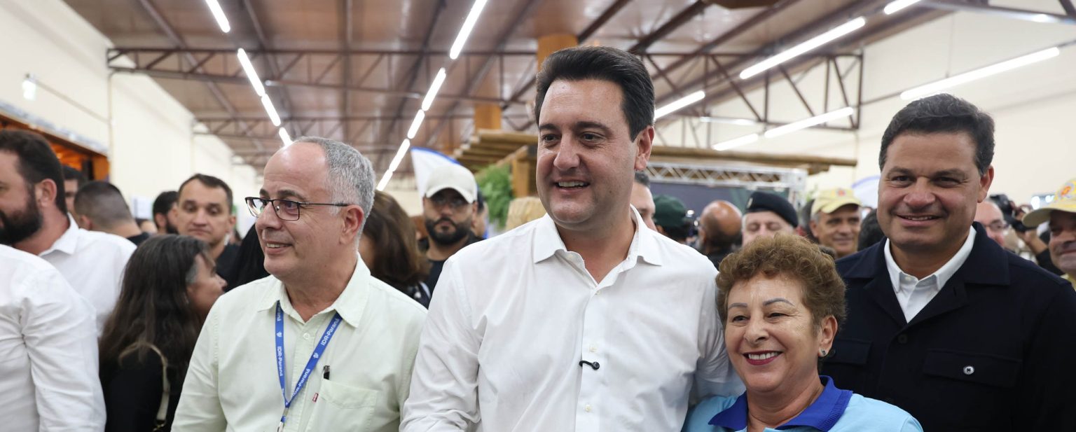 Economia: Salário médio no Paraná atinge recorde histórico e supera média nacional em todos os setores
