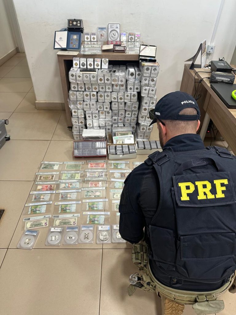 “Tesouro” na BR-277: PRF intercepta coleção de moedas e cédulas raras em Cascavel