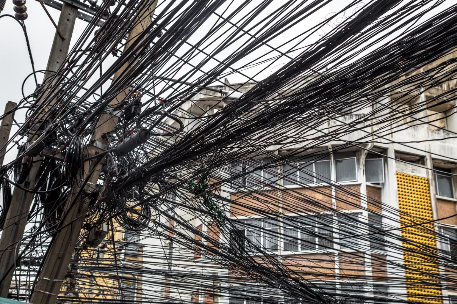 Projeto de lei propõe rastrear cabos e fios para conter furtos no Paraná