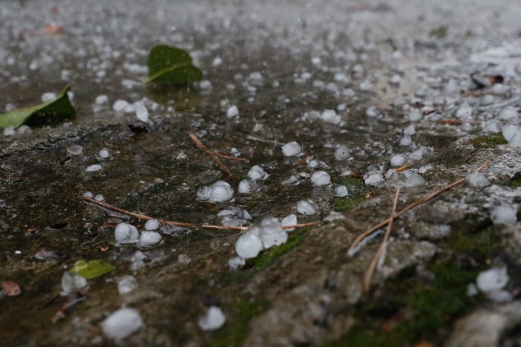 Granizo atinge o Sul do Estado nesta madrugada; Inmet emite alerta de tempestade para todas as regiões