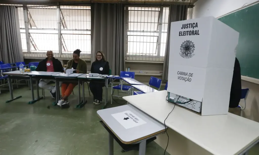 Prazo final: termina nesta quarta (6) período para regularizar o título de eleitor