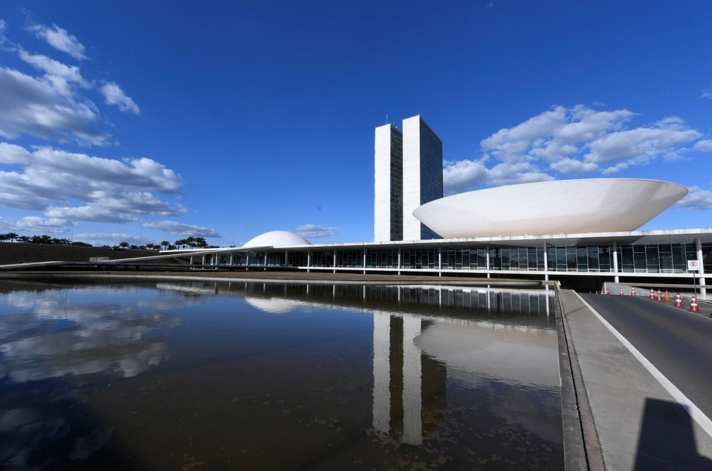 Senado aprova por unanimidade o fim da escala 6×1 e matéria segue para promulgação