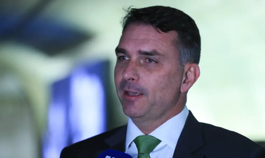 Caso Master: Oposição pede CPI e denúncia à PF contra Flávio Bolsonaro por repasses de R$ 134 milhões