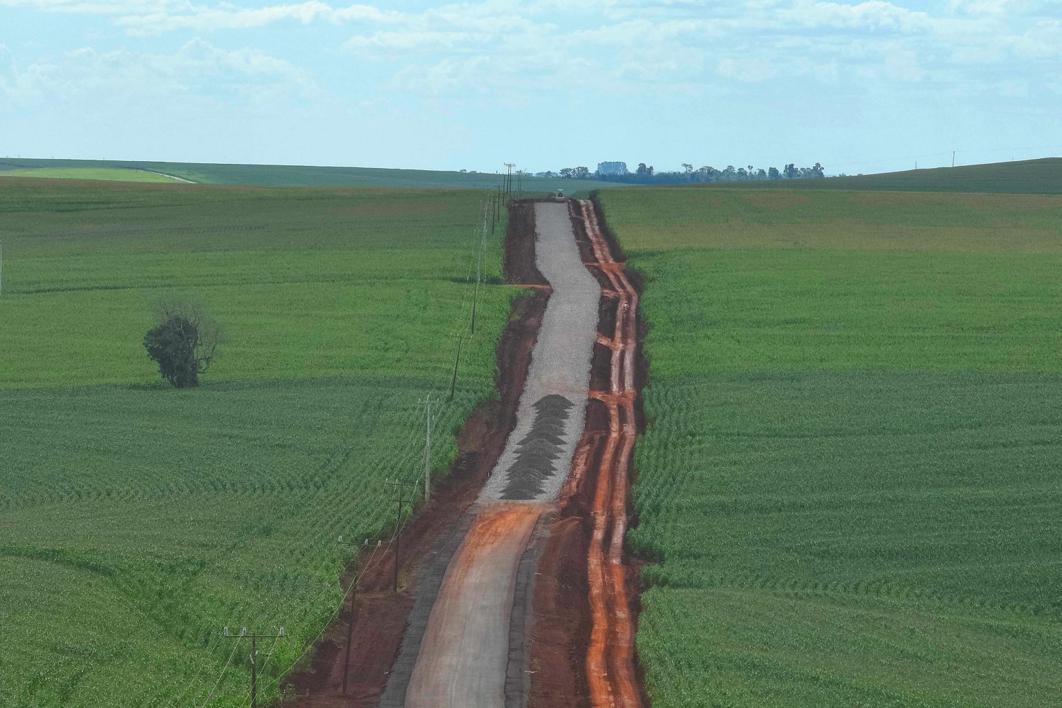 Logística de Campo: Programa Estrada Boa transforma realidades rurais com R$ 3,5 bilhões em investimentos