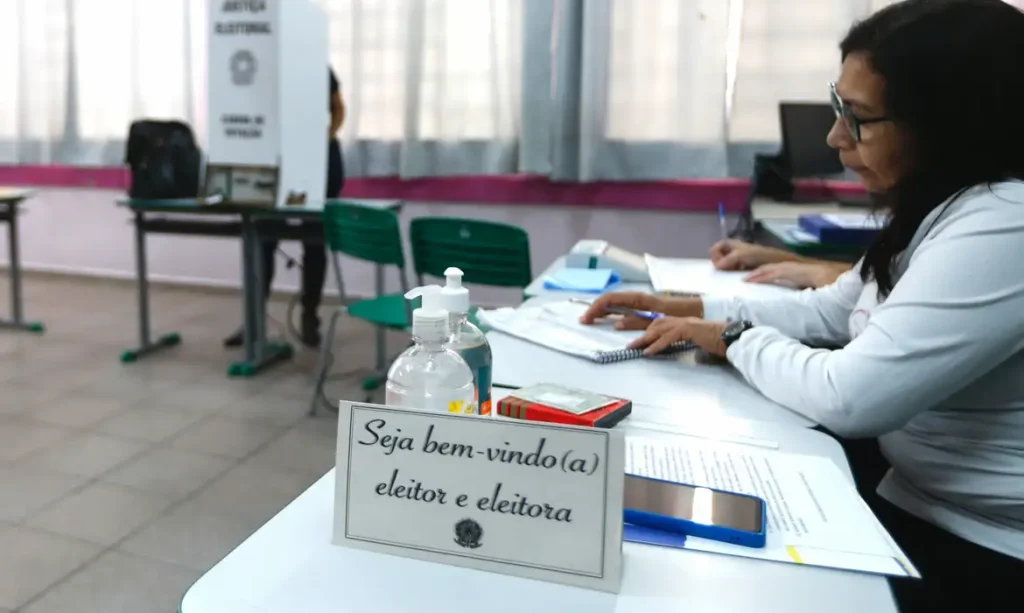 Eleições 2026: TREs abrem inscrições para mesários voluntários em todo o Paraná