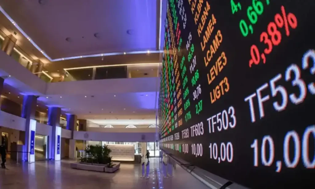Mercado financeiro sob pressão: Ibovespa recua 2,38% e atinge menor nível desde março