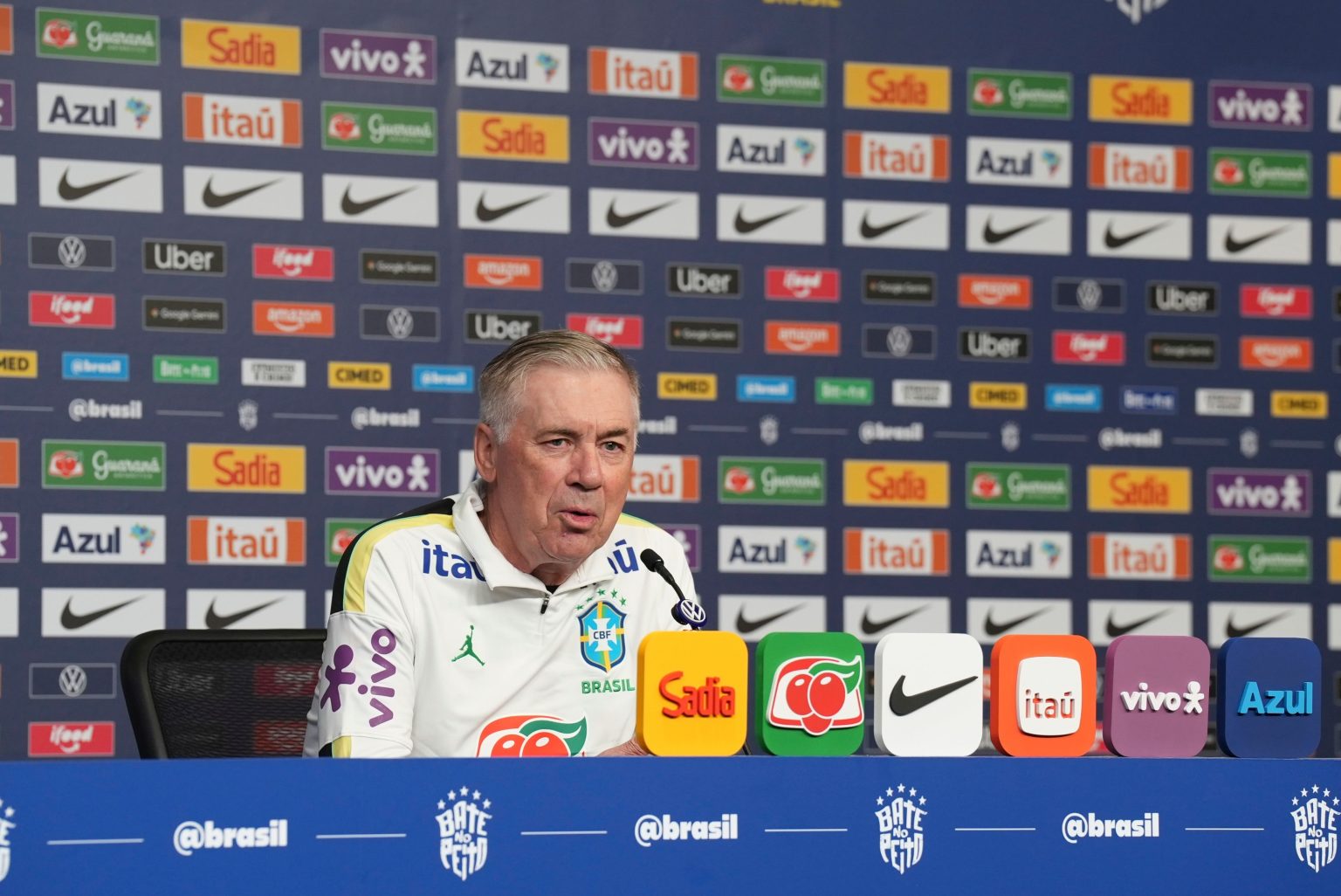 Ancelotti faz mistério sobre escalação, mas confirma novidades para o último amistoso da Seleção