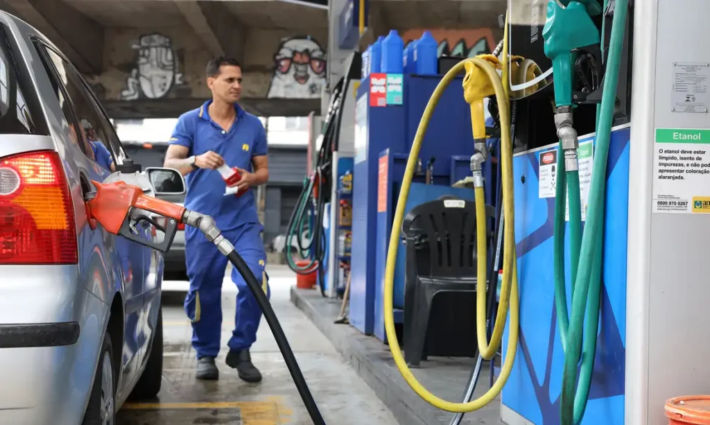 Alívio nas bombas: Governo federal abre crédito de R$ 550 milhões para subsidiar diesel