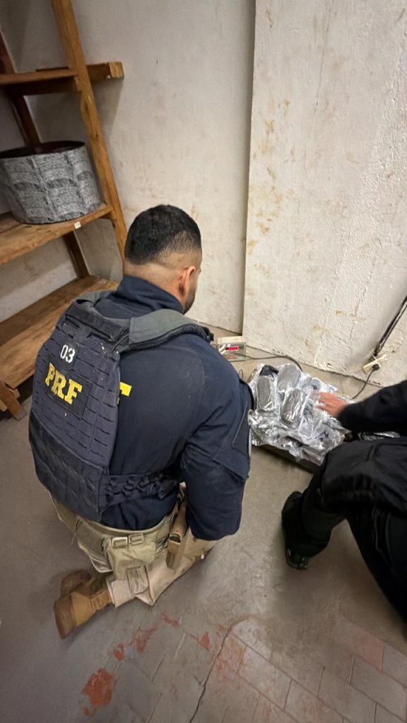 Guaraniaçu: PRF apreende mais de 139 kg de maconha e haxixe na BR-277