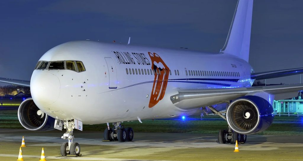 Seleção Brasileira viaja para os Estados Unidos em avião de luxo usado pelos Rolling Stones