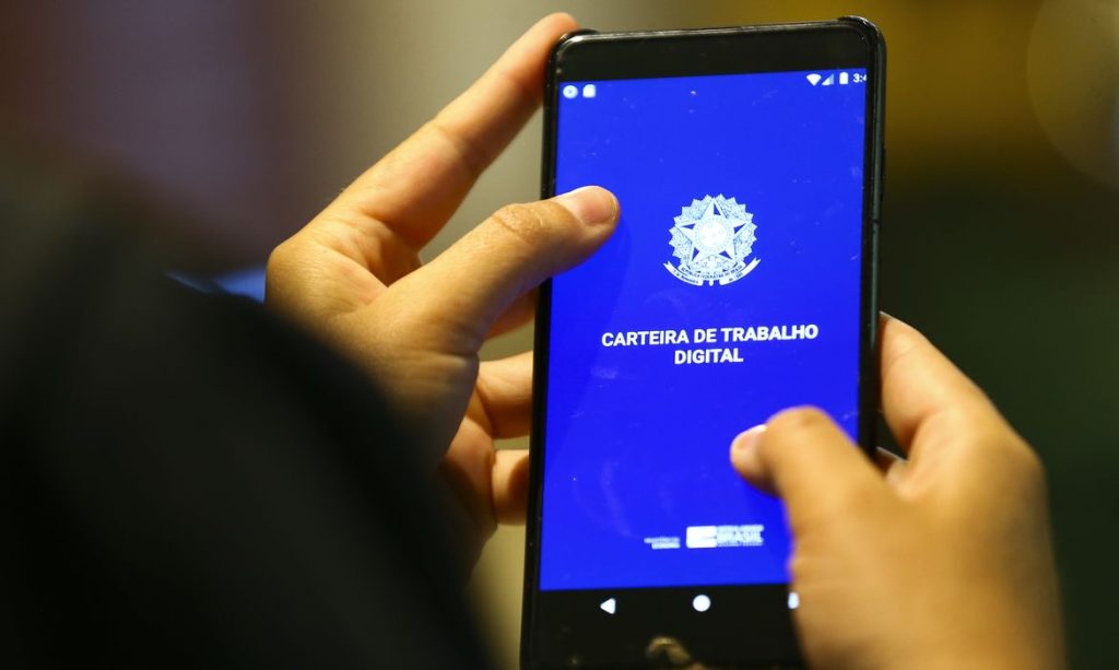 Recorde no emprego: Mercado de trabalho atinge 62,2 milhões de vínculos formais