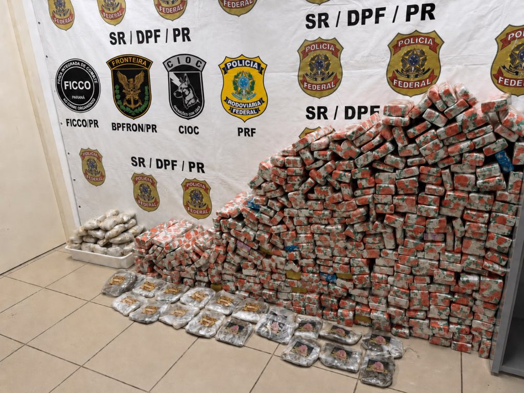 Homem é preso com 319 quilos de maconha após perseguição na BR-376, em Balsa Nova