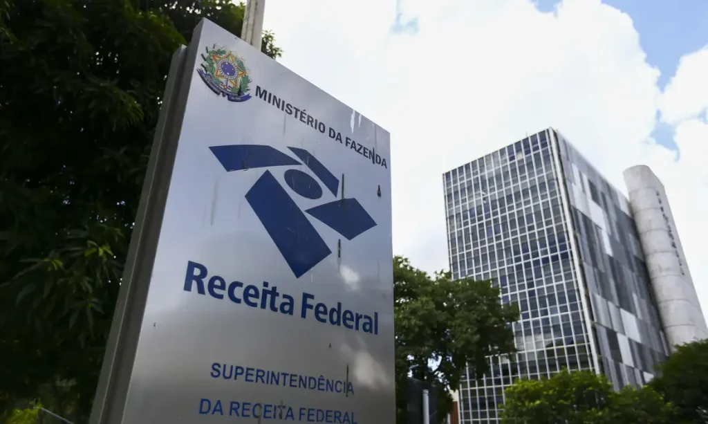Dinheiro na conta: Receita paga hoje o maior lote de restituição da história