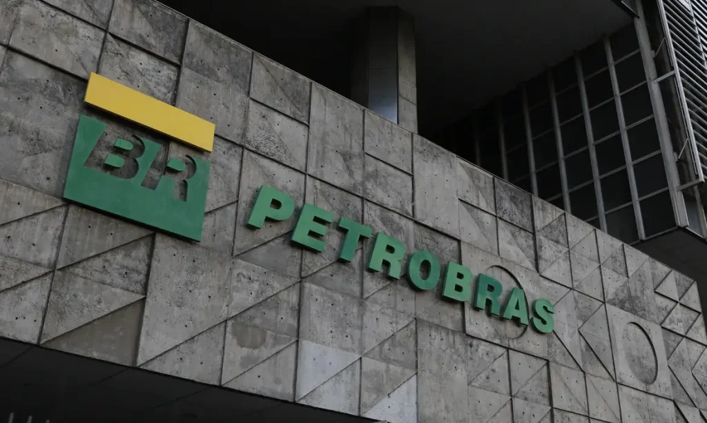 Petrobras reduz preço do óleo diesel em R$ 0,35 por litro a partir desta segunda-feira