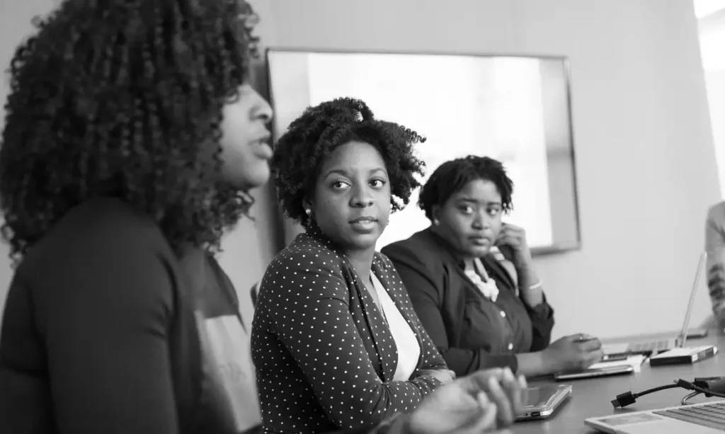 Mulheres negras jovens têm os piores indicadores de emprego no Brasil, aponta Ceert