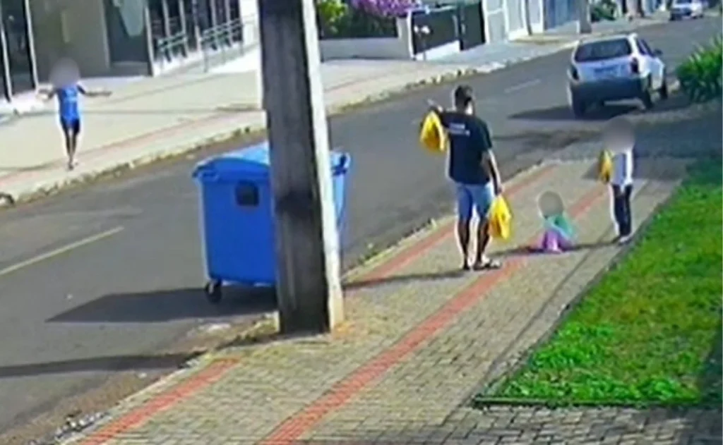 Pai que chutou o rosto de filha em Francisco Beltrão nega histórico de agressões e culpa “queda de sofá” por ferimentos em enteado