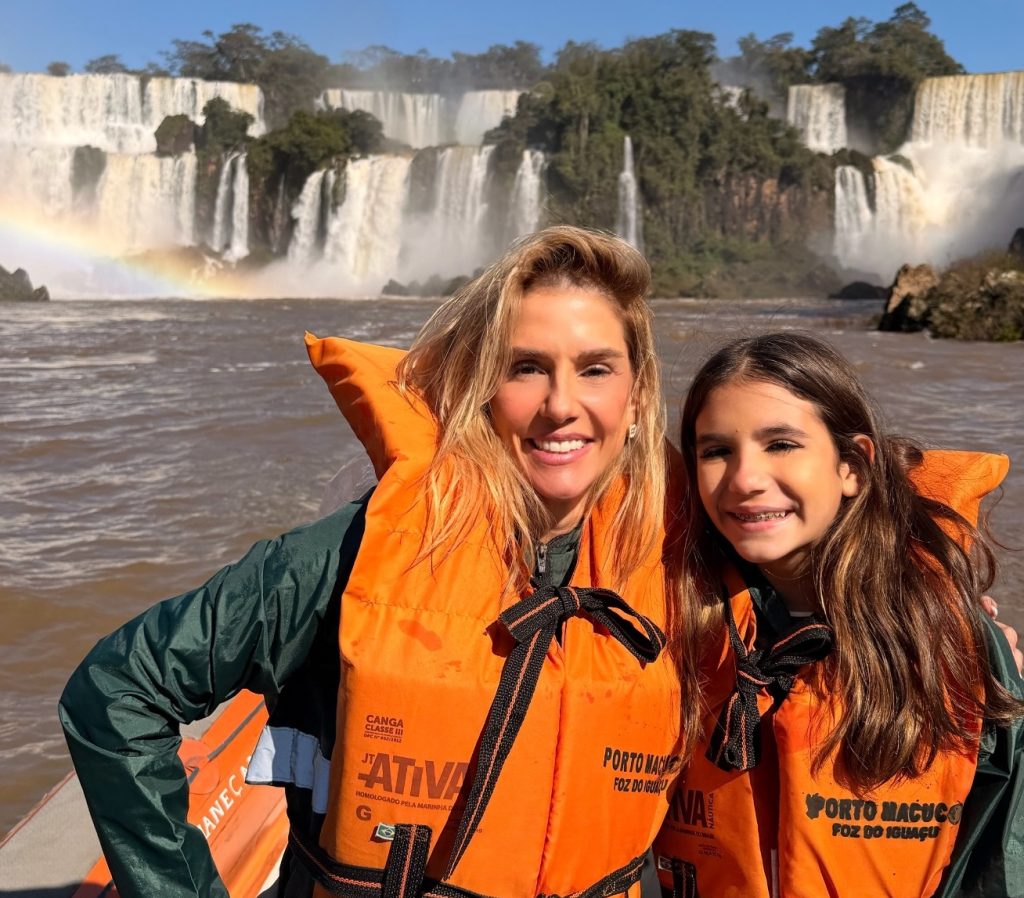 Deborah Secco vive catarse espiritual com a filha nas Cataratas do Iguaçu: “Senti a presença de Deus”