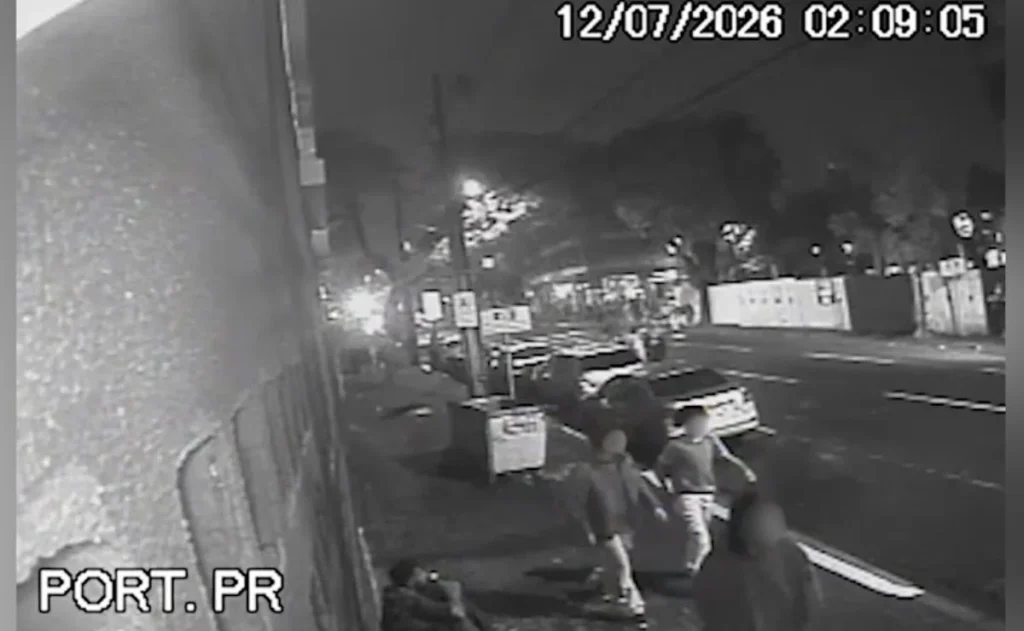Homem é cercado e espancado por grupo em frente a balada em Cascavel, agressores ameaçaram buscar armas