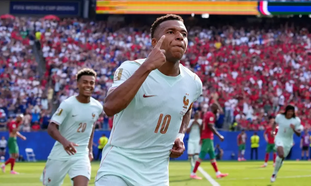 Rumo ao título: França bate Marrocos por 2 a 0 e garante primeira vaga na semifinal da Copa do Mundo