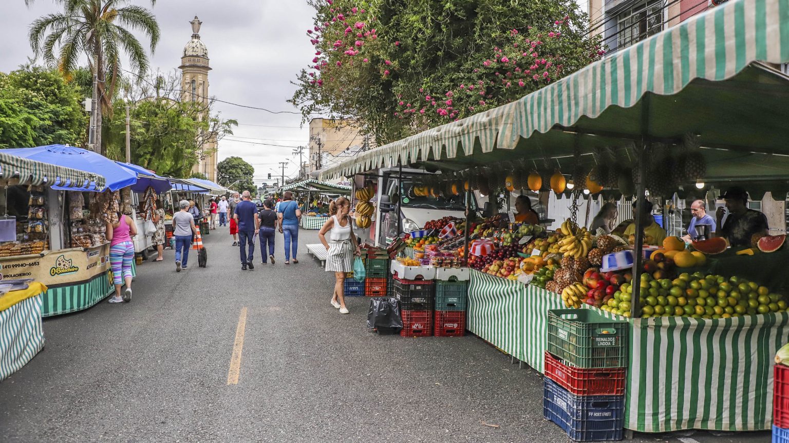 Serviços itinerantes: Prefeitura de Curitiba divulga programação e horários das feiras de rua