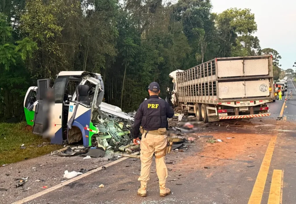 Tragédia nos Campos Gerais: Sesp confirma a identificação de 20 vítimas de colisão na BR-373