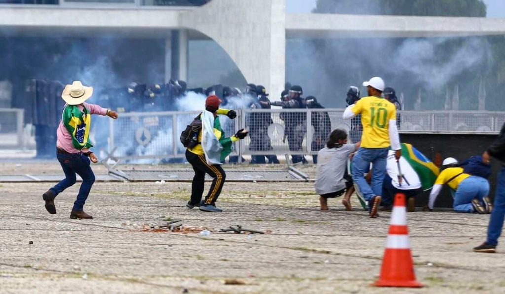 Alerta nas eleições: Operação desarticula grupo suspeito de planejar atentados com explosivos em Brasília