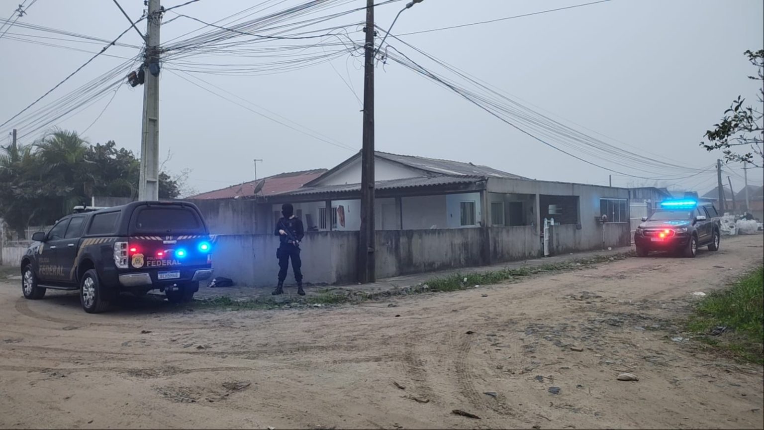Rota do crime: PF deflagra Operação Trama de Aço contra tráfico internacional de armas no Paraná