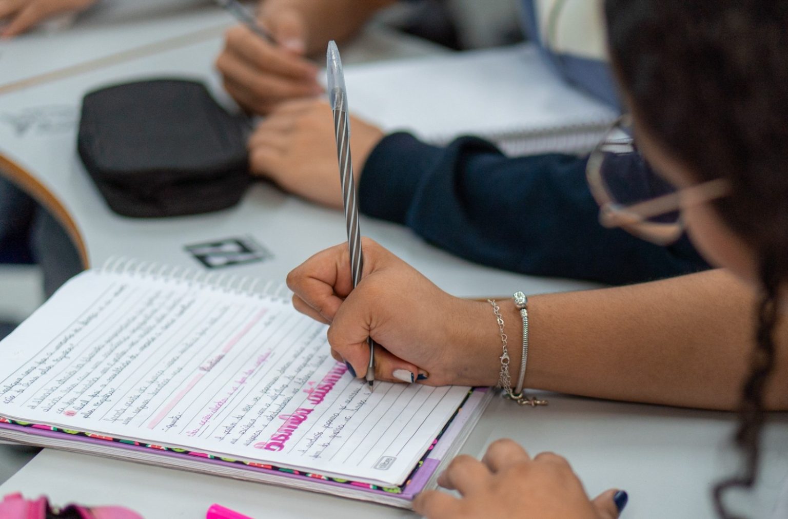 87% dos colégios do programa Parceiro da Escola registram alta na nota do Ideb no Paraná