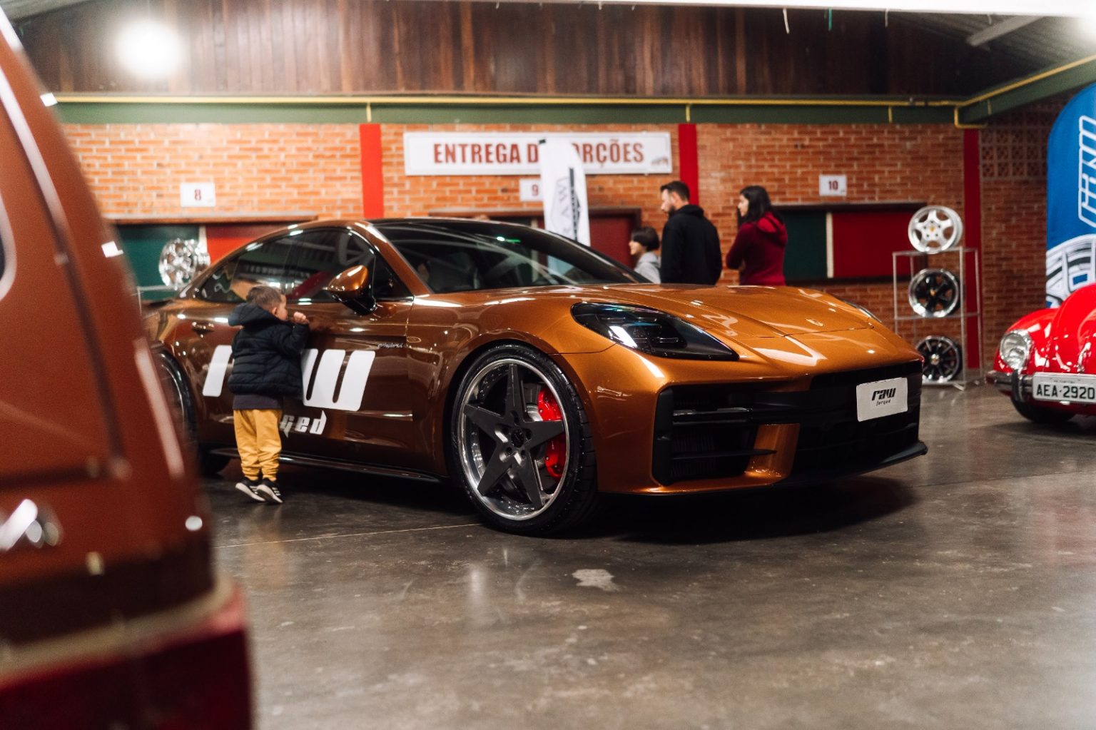 Curitiba recebe a 6ª edição do VAG Nation Brasil com mais de 500 carros raros do Grupo Volkswagen e shows de rock