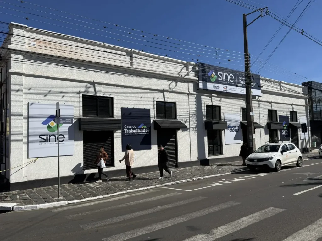 Agências do Trabalhador do Paraná abrem a semana com mais de 24 mil vagas de emprego