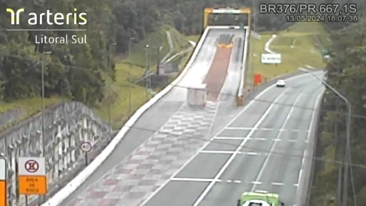 Infraestrutura e segurança: Área de escape na BR-376 em Guaratuba evita acidente com caminhão sem freios
