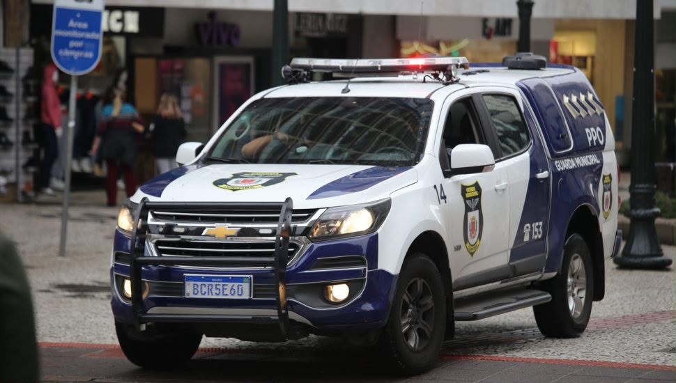 Violência doméstica: Homem é preso após cortar orelha de companheira em Fazenda Rio Grande