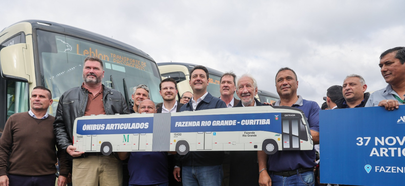 Governo do Estado entrega 37 novos ônibus articulados e ligeirinhos para modernizar ligação entre Fazenda Rio Grande e Curitiba
