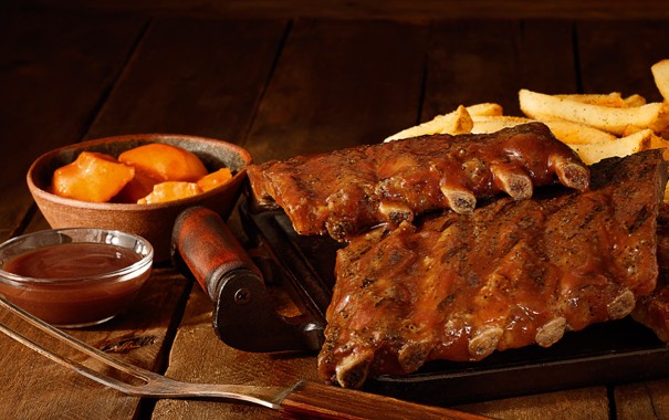 Semana do Cliente: Outback celebra data com descontos de até 15% e ofertas especiais em restaurantes e delivery
