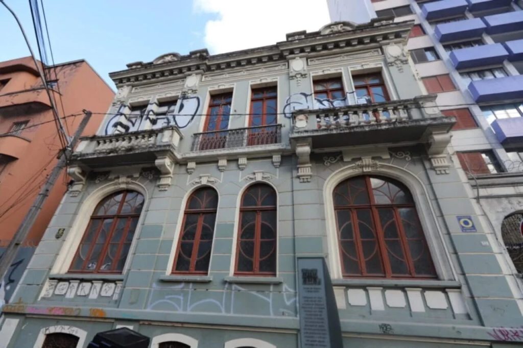 Prédio histórico da primeira sede da Embap no Centro de Curitiba será restaurado e transformado em centro cultural