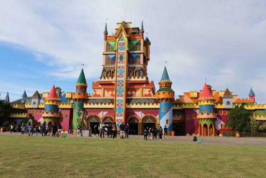 Superlotação no Beto Carrero World gera confusão, filas de até 7 horas e intervenção policial no feriado