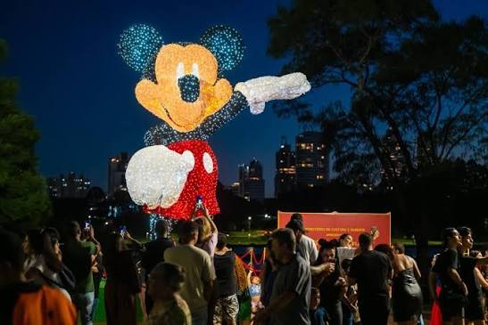 Espetáculo musical “Disney Celebra: Um Natal Inesquecível” chega a Curitiba com ingressos a partir de R$ 25
