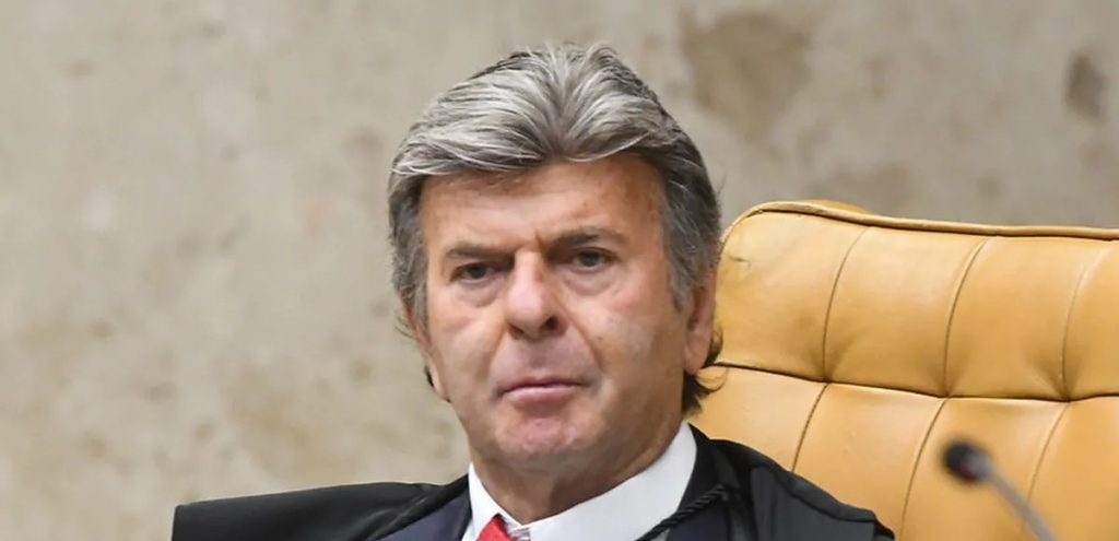 Novas mensagens revelam proximidade entre filho do ministro Luiz Fux e ex-dono do Banco Master