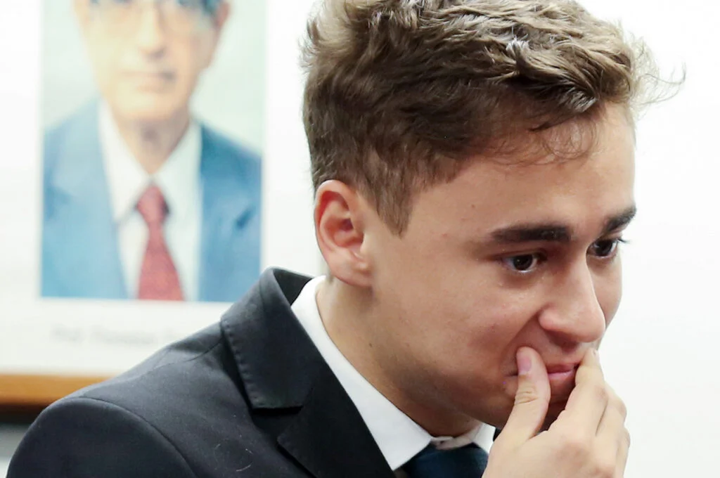 Divulgação de áudios aponta ligação entre Nikolas Ferreira e ex-dono do Banco Master