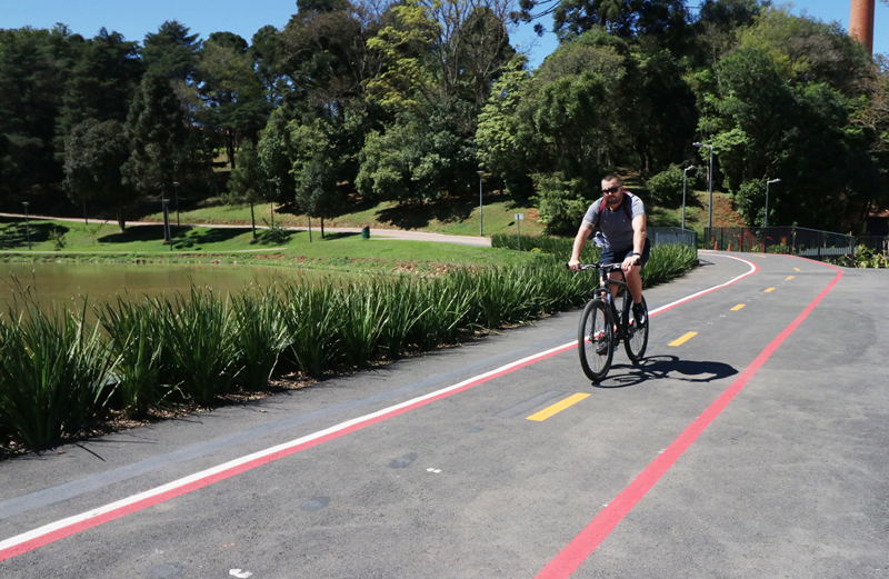 Destino Turístico Inteligente: Prefeitura de Curitiba lança novo Guia de Roteiros Cicloturísticos para pedalar pela capital