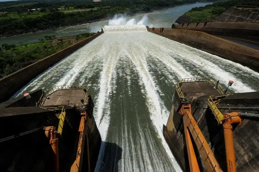 EUA e Paraguai fecham acordo para usar energia de Itaipu em projeto de Inteligência Artificial