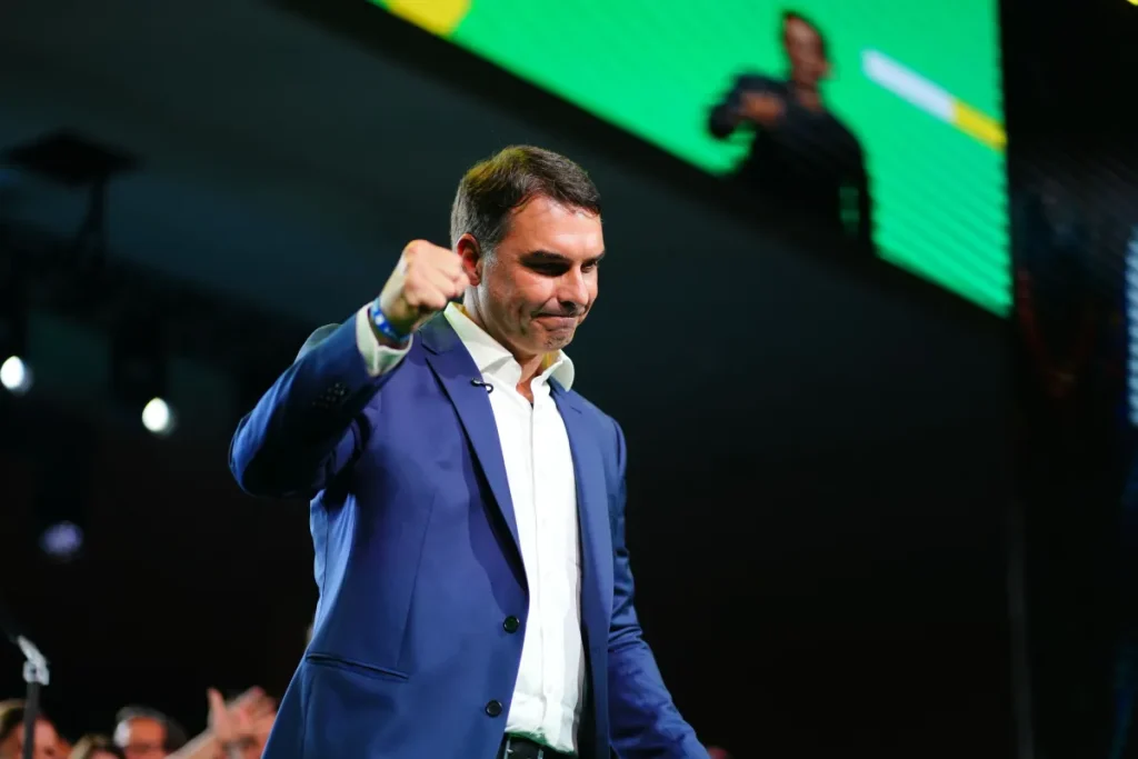 Flávio Bolsonaro prepara cartada final no Sul com ato confirmado na Boca Maldita em Curitiba