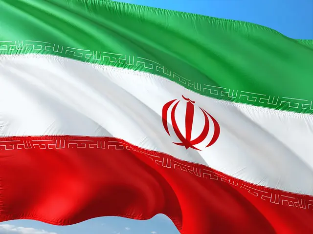 Estudante iraniana de 23 anos é condenada à morte por blasfêmia após publicação na internet